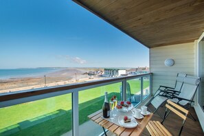 Outdoor dining - 2 Bed in Westward Ho! (oc-seaspr) (Westward Ho!)