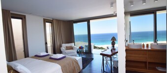 Villa built 2016, heated Pool, jaccuzzi, stunning views.