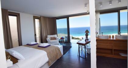 Villa built 2016, heated Pool, jaccuzzi, stunning views.