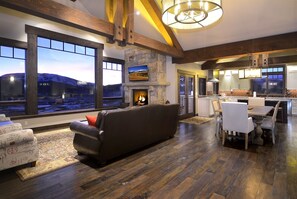 Interior - Heavenly Summit / The Most Incredible Views in CB! Hot Tub/Firepit/Garage! (Crested Butte)
