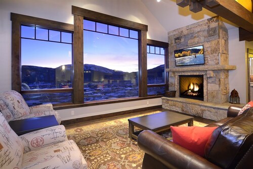 Heavenly Summit / The Most Incredible Views in CB! Hot Tub/Firepit/Garage!