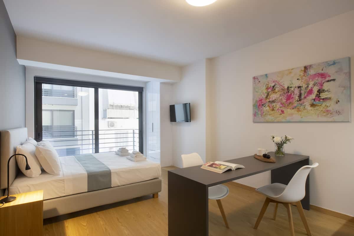 Classic Double Room | 1 bedroom, in-room safe, blackout drapes, iron/ironing board