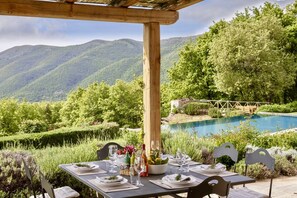 Outdoor dining - VILLA FELICE - Three Bedroom Villa, Sleeps 6 (Perugia)