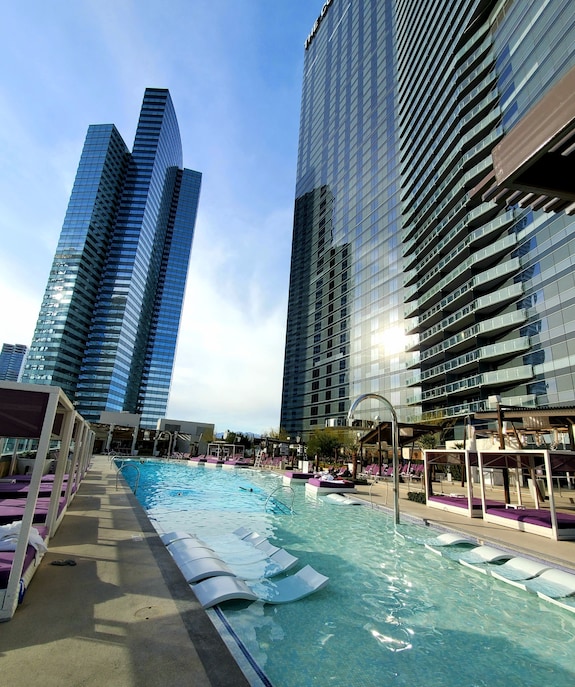 Pool At Cosmopolitan Hotel Vegas