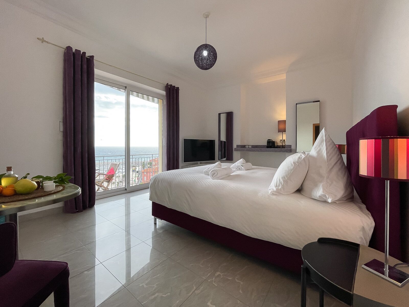 1 slaapkamer, een kluis op de kamer, een strijkplank/strijkijzer