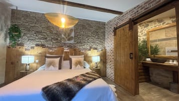 Chambre de Luxe Romantique Avec Terrasse Privative | 1 bedroom, premium bedding, memory foam beds, in-room safe