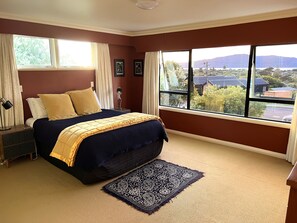 3 bedrooms, iron/ironing board, WiFi