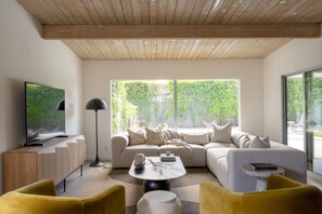 Smart TV - Meiselman 3B/2BA Mid-Century Modern Home with Private Pool and Spa Near Airport (Palm Springs)