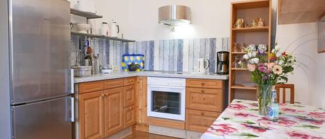 Køleskab, mikrobølgeovn, ovn, opvaskemaskine