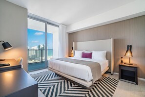 Ropa de cama de alta calidad y escritorio 