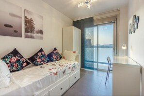 2 slaapkamers, een strijkplank/strijkijzer, wifi, beddengoed