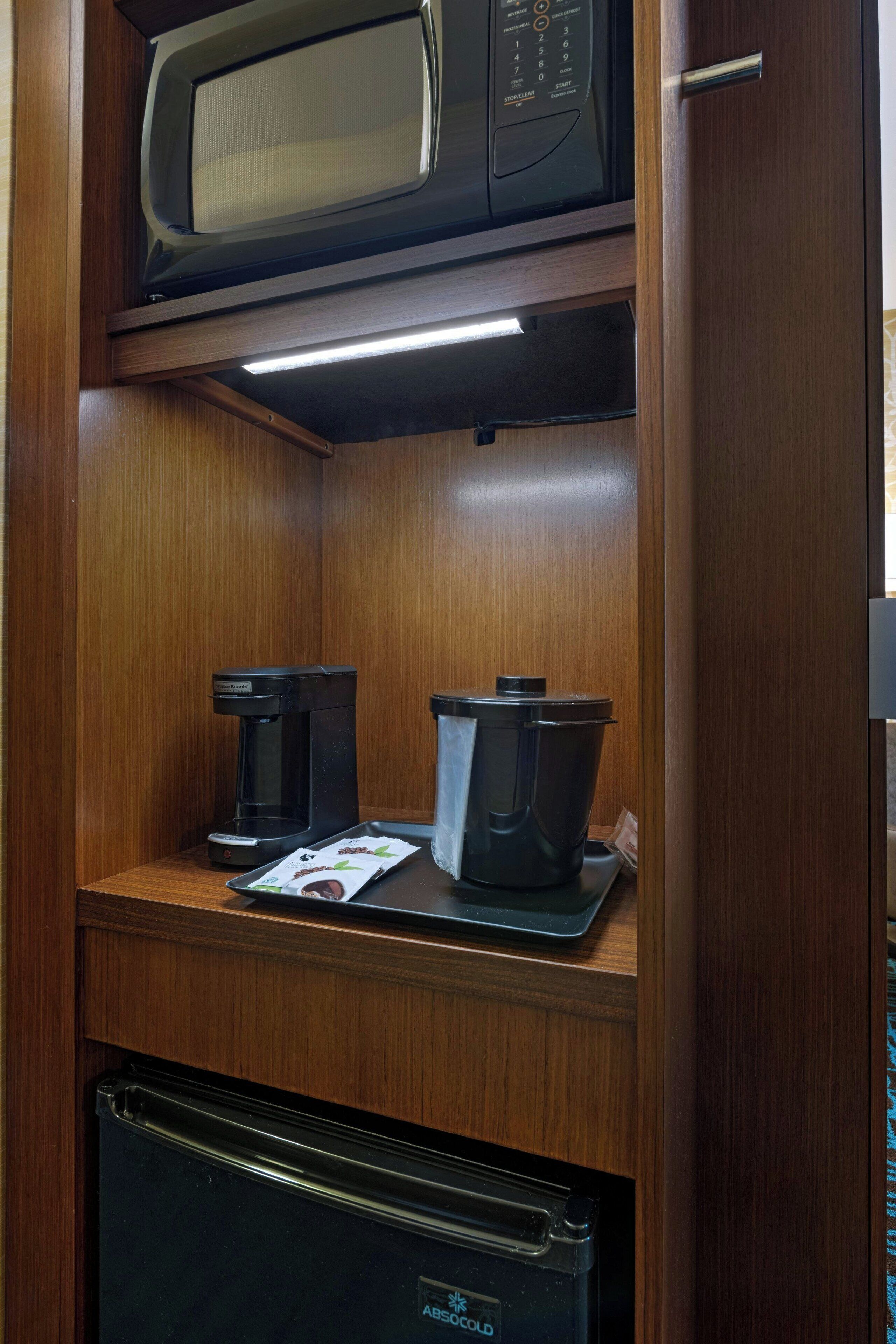 in-room safe, desk, laptop workspace, blackout curtains