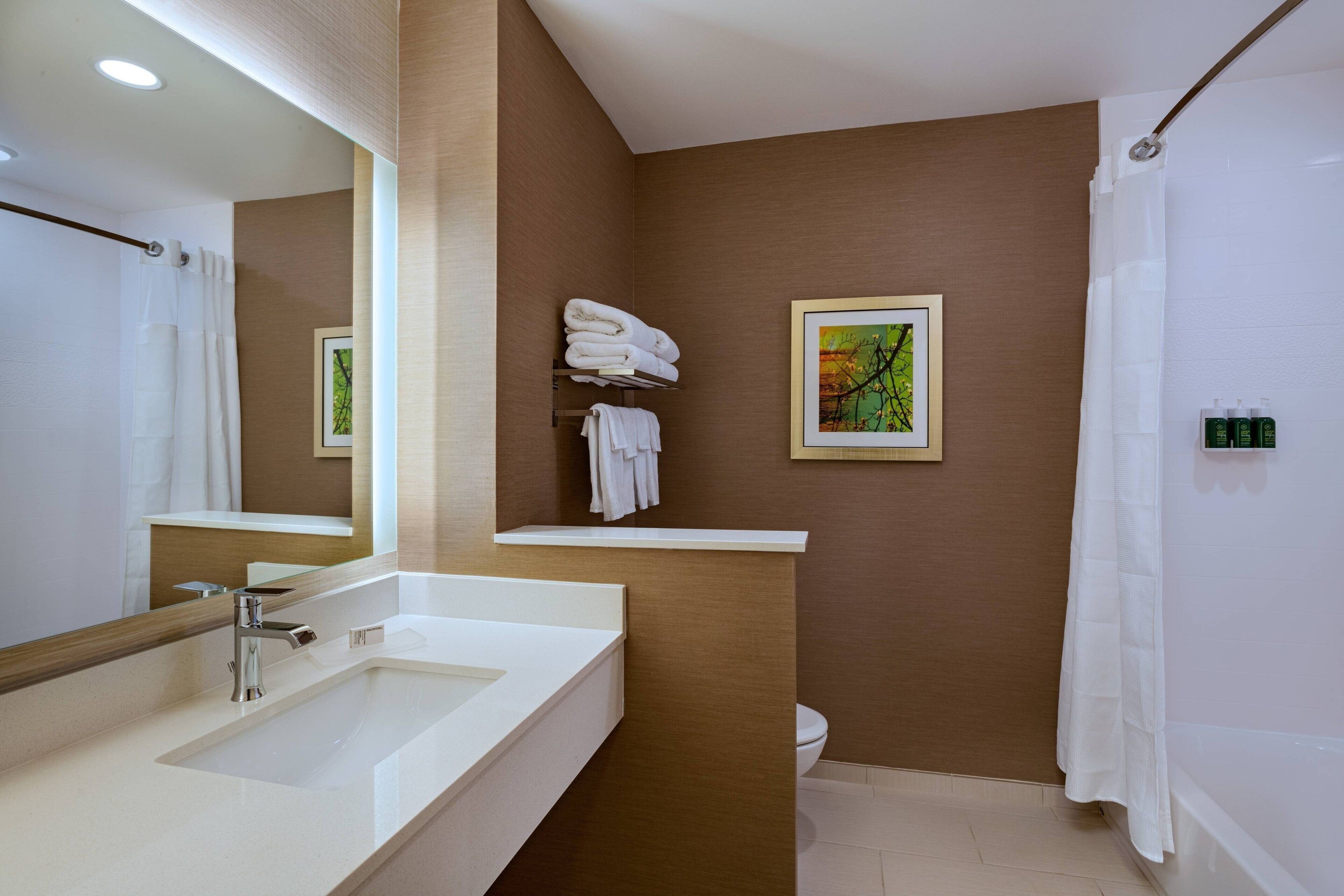 room, 2 queen beds, non smoking | bathroom | hair dryer, towels, soap, shampoo