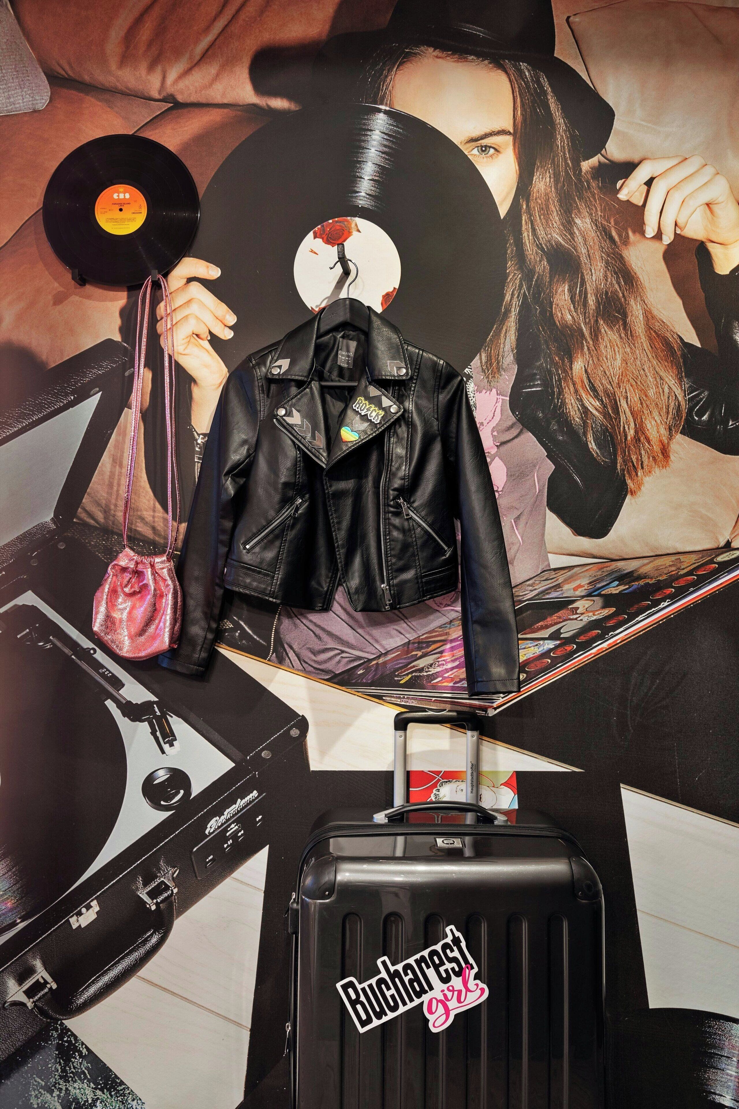 1 bedroom, laptop workspace, blackout curtains, free cots/infant beds