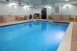 Indoor pool - Element Iowa City (Iowa City)