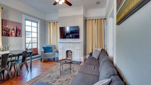 Huge 5 bedroom 5 bath Home in Savannah