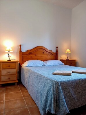 7 chambres, coffre-fort, fer et planche à repasser