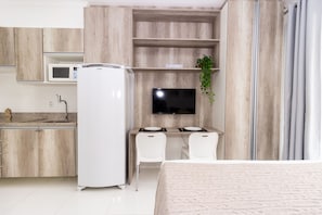 Executive Studio | Private kitchen | Mini-fridge, microwave, toaster - 360 Luz (São Paulo)