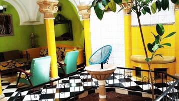 Check-in/check-out kiosk