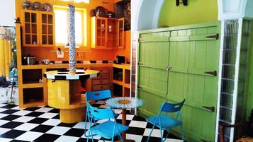 Check-in/check-out kiosk