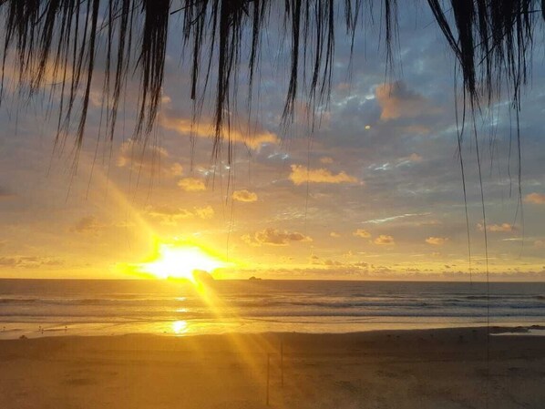 Vista para praia/oceano