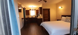 1 bedroom, iron/ironing board, free WiFi, bed sheets - Int'l Airport Gateway Studio  (Ladyville)