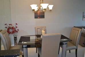 تناول الطعام