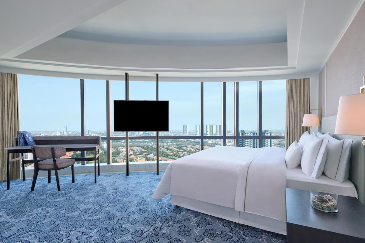 1 bedroom, hypo-allergenic bedding, down duvets, select comfort beds