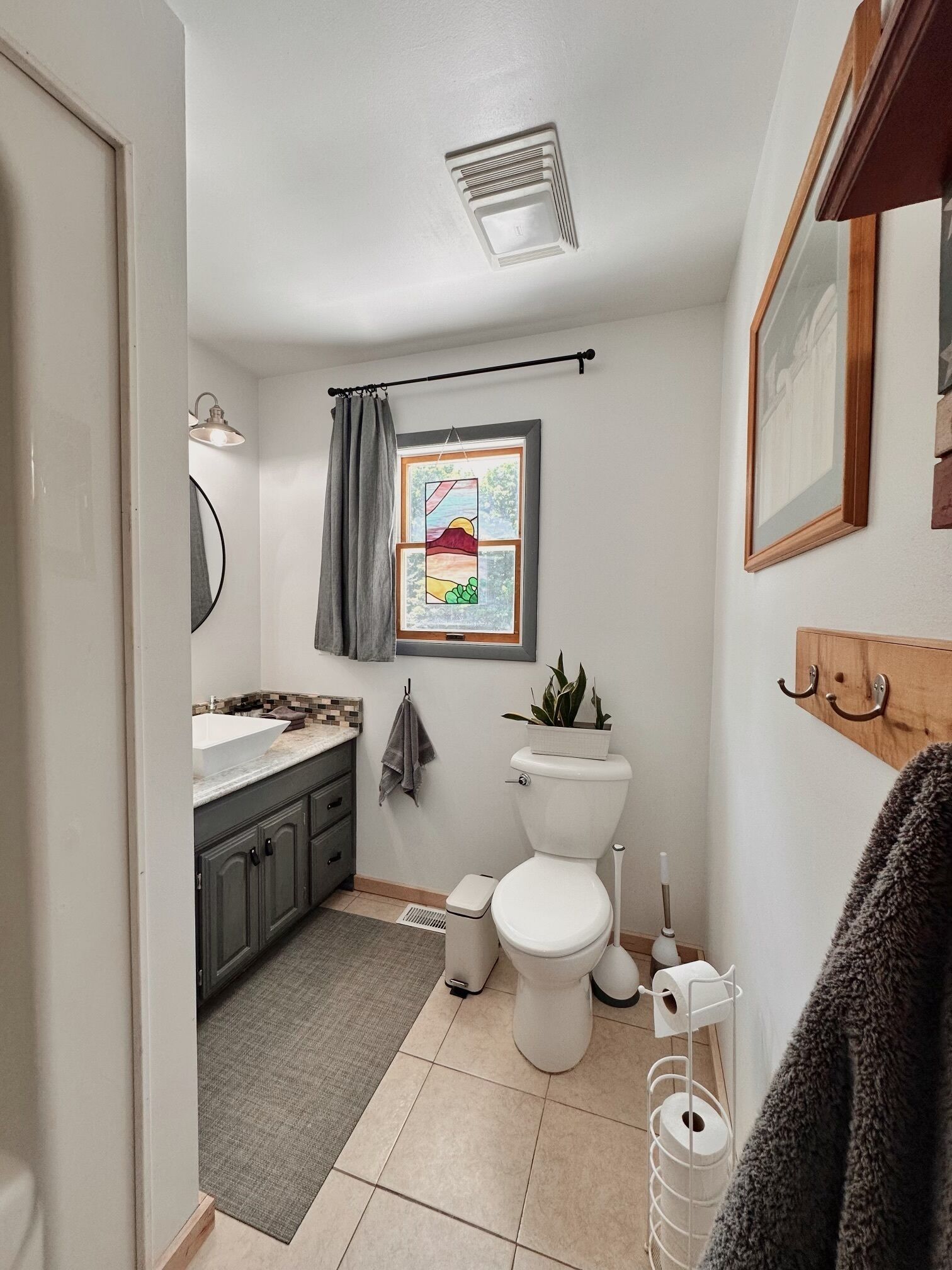Towels, soap, shampoo, toilet paper