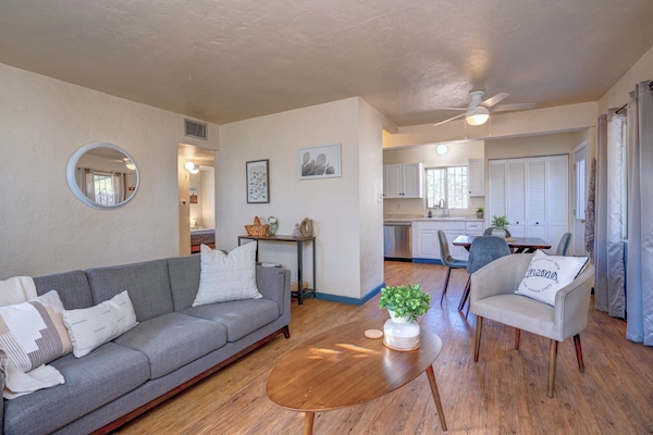 Welcome to Tucson! Open Living Room Layout