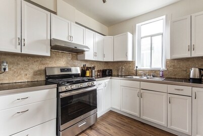 5 bedroom, whole house, totally private and centrally located