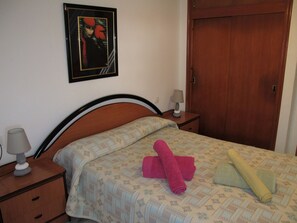 3 chambres, fer et planche à repasser, accès au Wi-Fi (inclus)