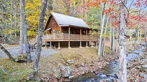 Exterior - Cozy Creekside Cabin just a few steps from Lands Creek! (Bryson City)