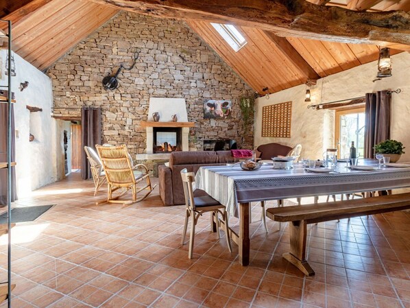 Dining - Stunning private villa for 4 people with WIFI, TV, terrace and panoramic view (Taillepied)