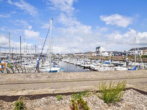 Marina - Beautiful villa for 6 guests with WIFI, TV, terrace and pets allowed (Fourbillon)