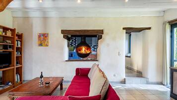 Télévision, cheminée