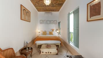 Down duvets, in-room safe, blackout curtains, free WiFi