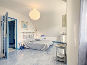 3 bedrooms, free WiFi, bed sheets