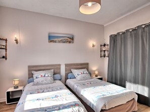 2 bedrooms, iron/ironing board, travel cot - Wonderful private villa for 4 people with TV, patio and pets allowed (Pléneuf-val-andré)