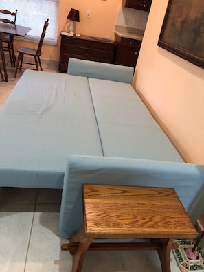 2 chambres, bureau, fer et planche à repasser, accès au Wi-Fi (inclus)