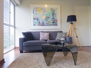 Living area - Superhost ❤️ Barranco 2BR Apt+Park +Gym +Pool +BBQ (Urb Confraternidad)