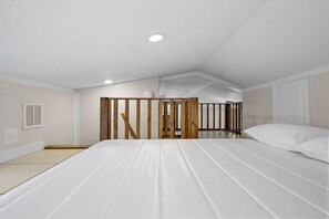 3 bedrooms, travel crib, free WiFi