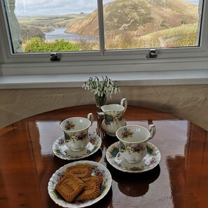 Kahden hengen deluxe-huone | Työpöytä, äänieristys, ilmainen Wi-Fi, vuodevaatteet