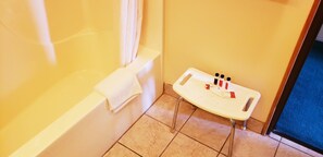 Bathroom - The Non-Smoking Queen Room (Vernal)