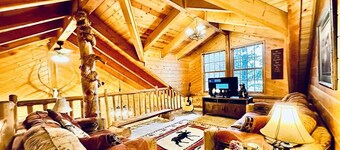 21 Miles to Yellowstone ~ Fire Pit ~ Horseshoes ~ Wifi