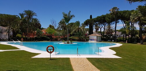 3 bed luxury beach side apartment 