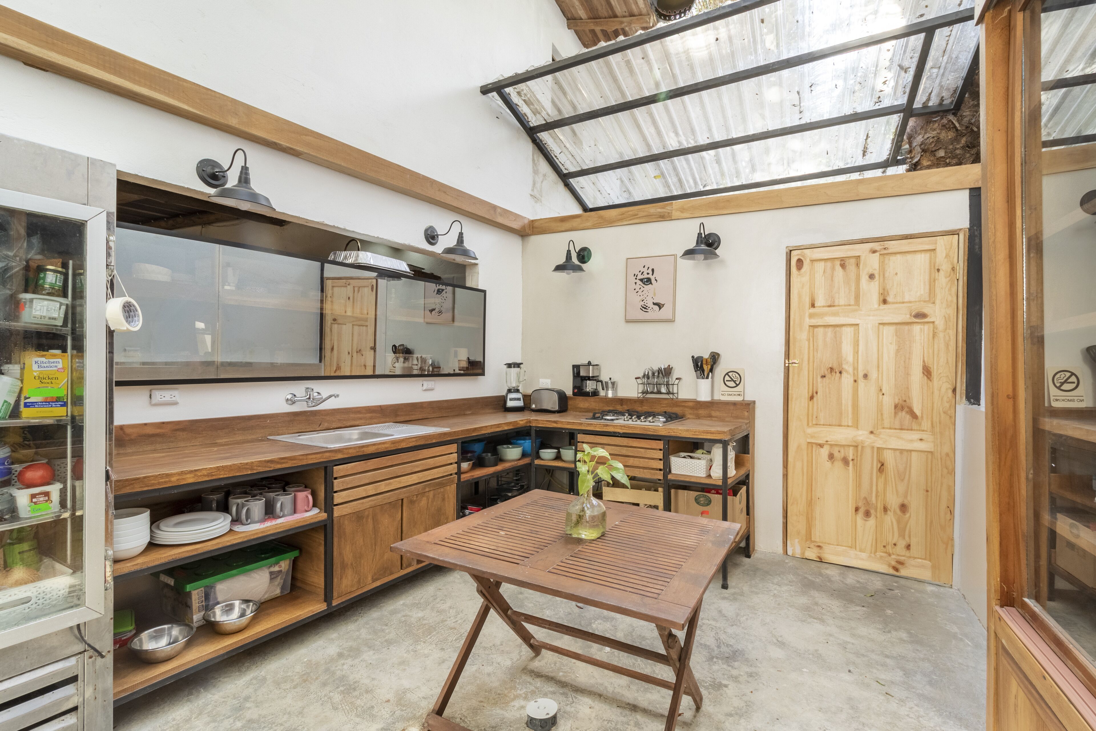 Shared fridge, cookware/dishes/utensils