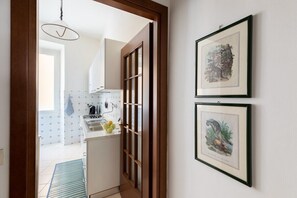 Fridge, microwave, oven, stovetop - Joy Apartment 1 - Rome - Trastevere (Roma)