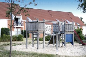 Children's area - NEW! Family-friendly apartment on the island of Poel, with terrace, close to the beach (Kirchdorf Poel)