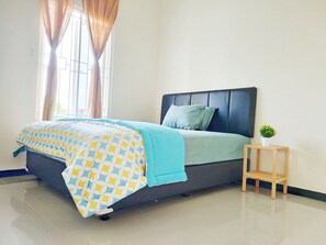 Deluxe Double Room, 1 Queen Bed - Surabaya Homey near ITS (Surabaya)